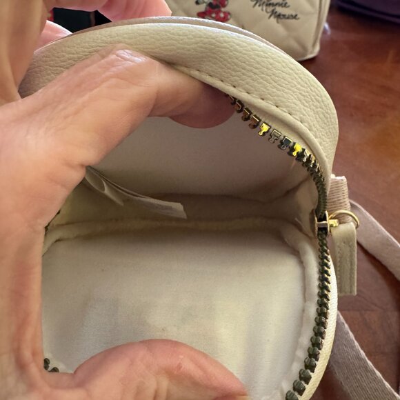 Disney White Minnie Mouse Small Crossbody / Sling Bag NWOT - Picture 5 of 6